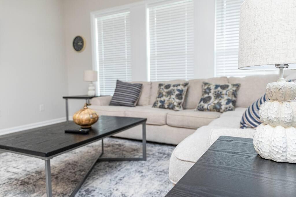 New Spacious 3 Bedroom Suite Garage Parking Free Wi-Fi Office Space And Patio View Duluth Exterior foto