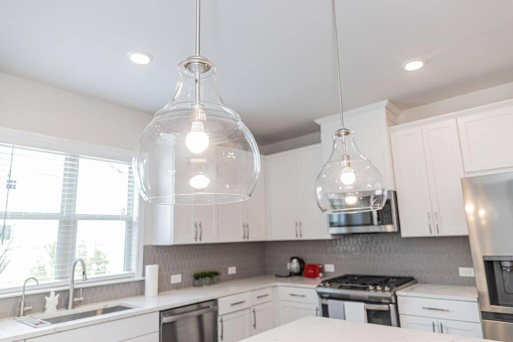 New Spacious 3 Bedroom Suite Garage Parking Free Wi-Fi Office Space And Patio View Duluth Exterior foto