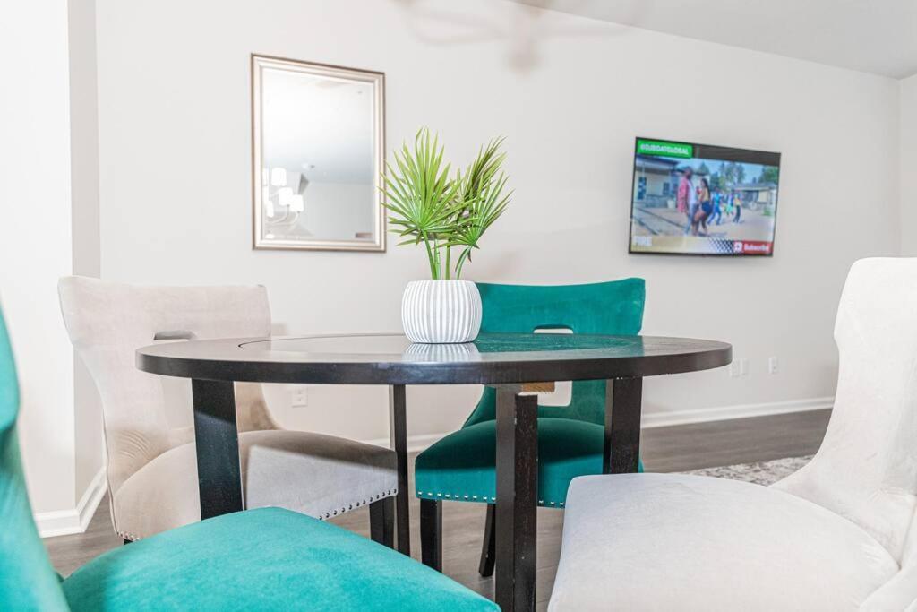 New Spacious 3 Bedroom Suite Garage Parking Free Wi-Fi Office Space And Patio View Duluth Exterior foto